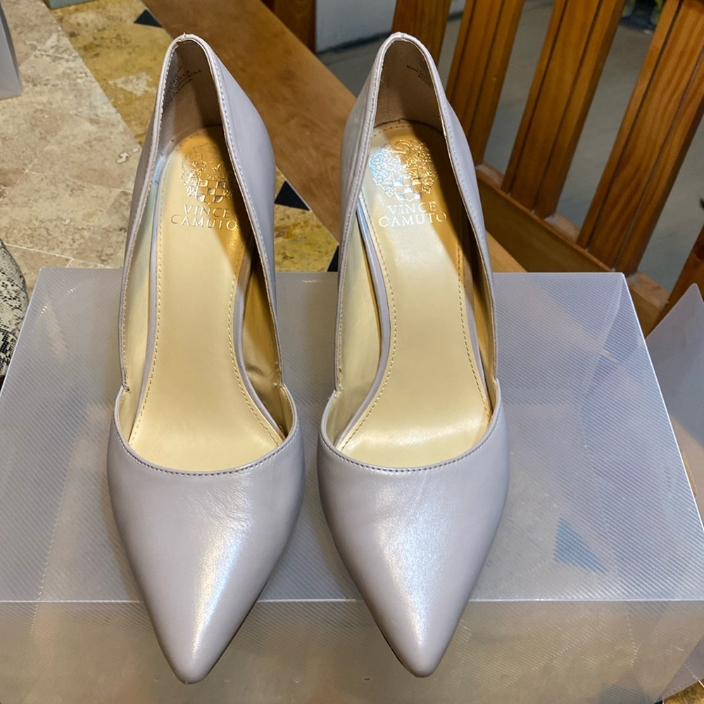 Vince Camuto Airmosah Leather Pump Heel Women's Size 9 Gray